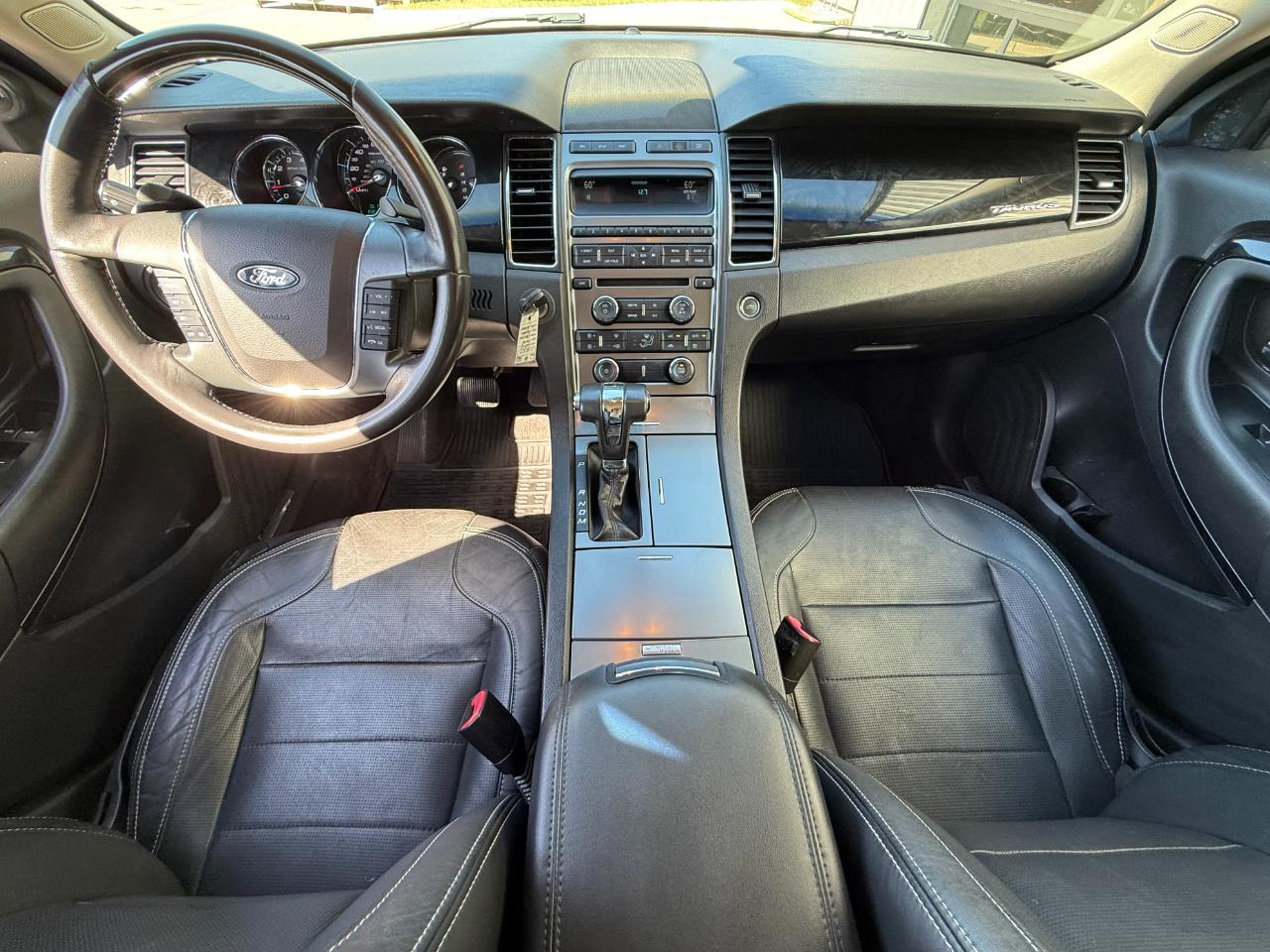Ford Taurus 4dr Sdn Limited FWD 2011