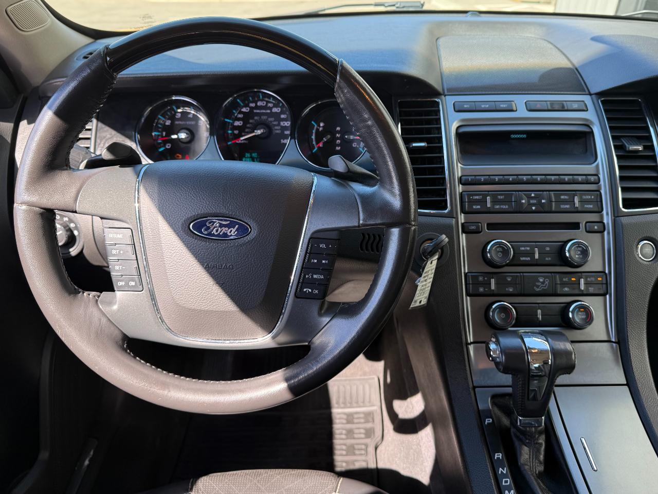 Ford Taurus 4dr Sdn Limited FWD 2011