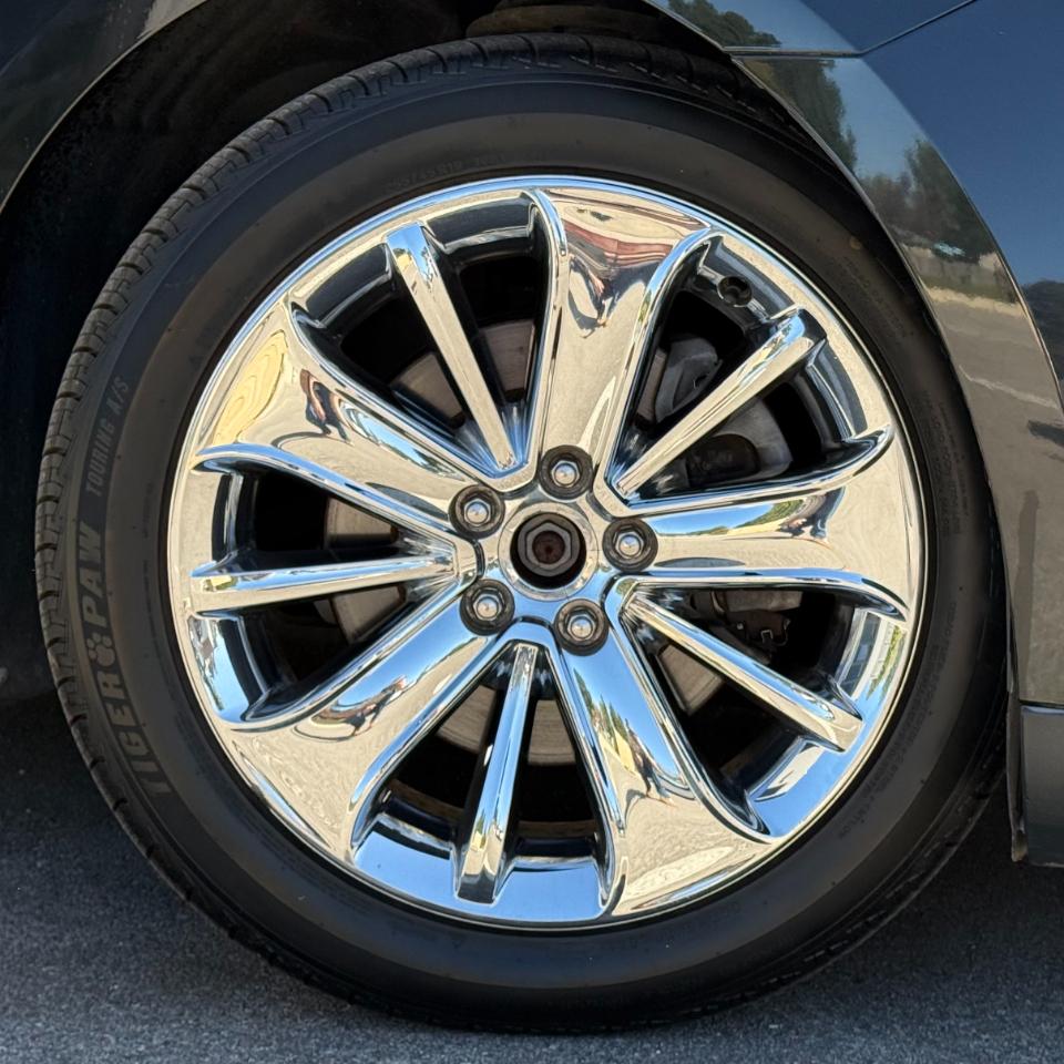 Ford Taurus 4dr Sdn Limited FWD 2011