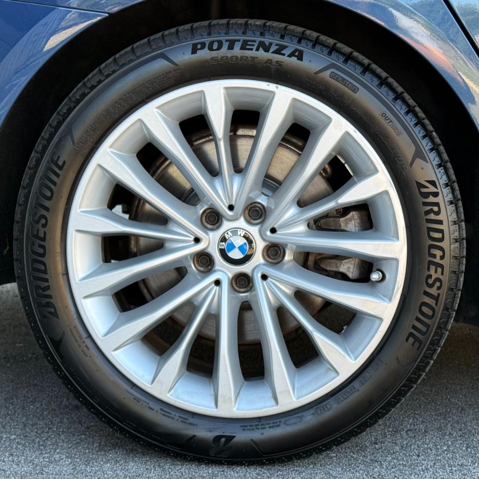 BMW 5 Series 530i xDrive Sedan 2021
