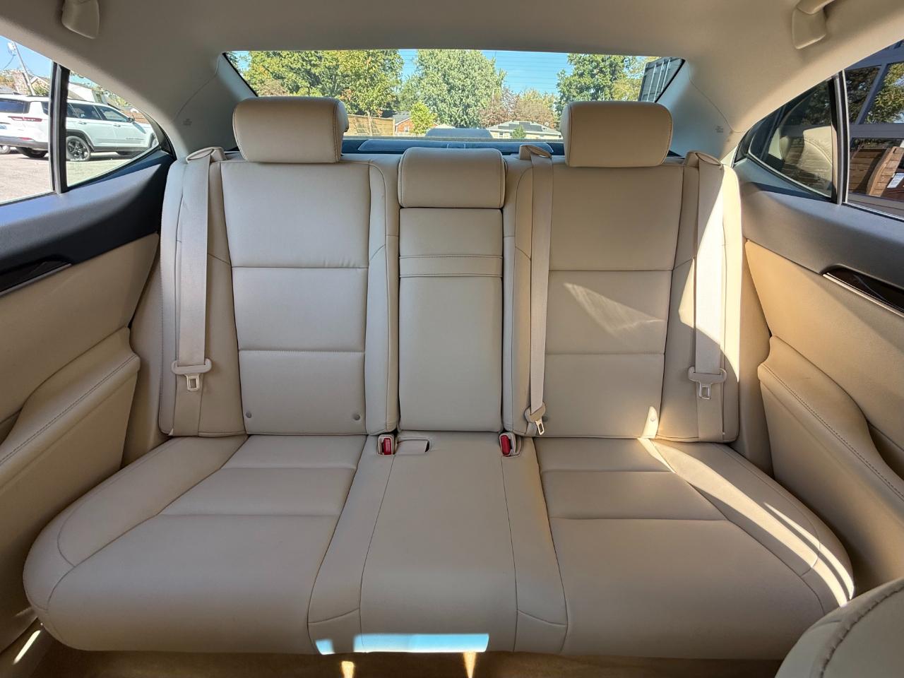 Lexus ES 350 4dr Sdn 2013
