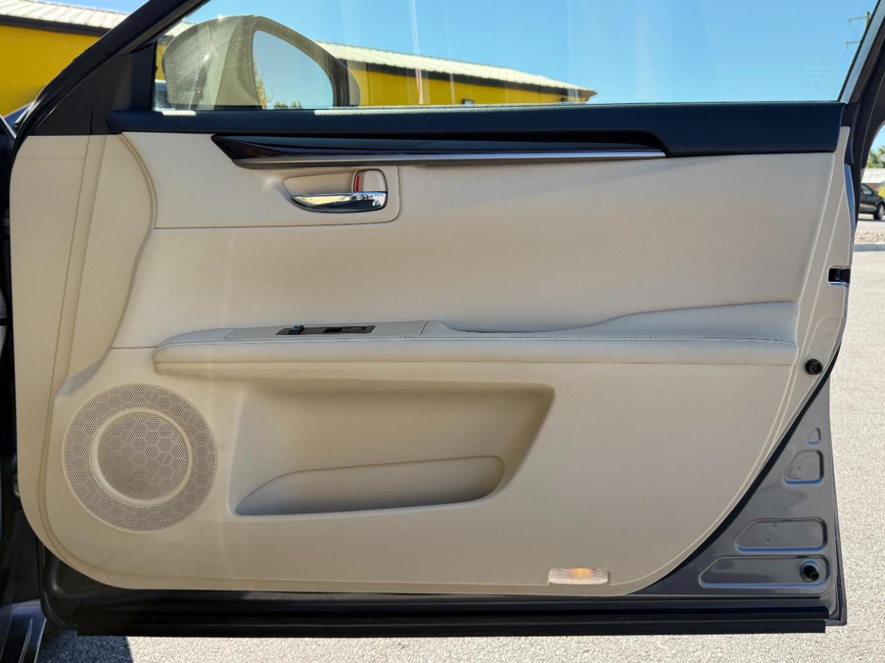 Lexus ES 350 4dr Sdn 2013