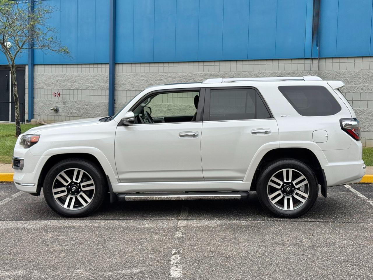 Toyota 4Runner Limited 4WD (Natl) 2021