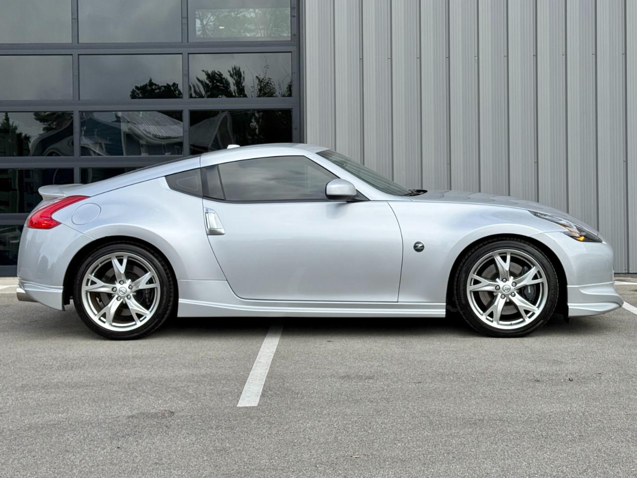 Nissan 370Z 2dr Cpe Auto Touring 2012
