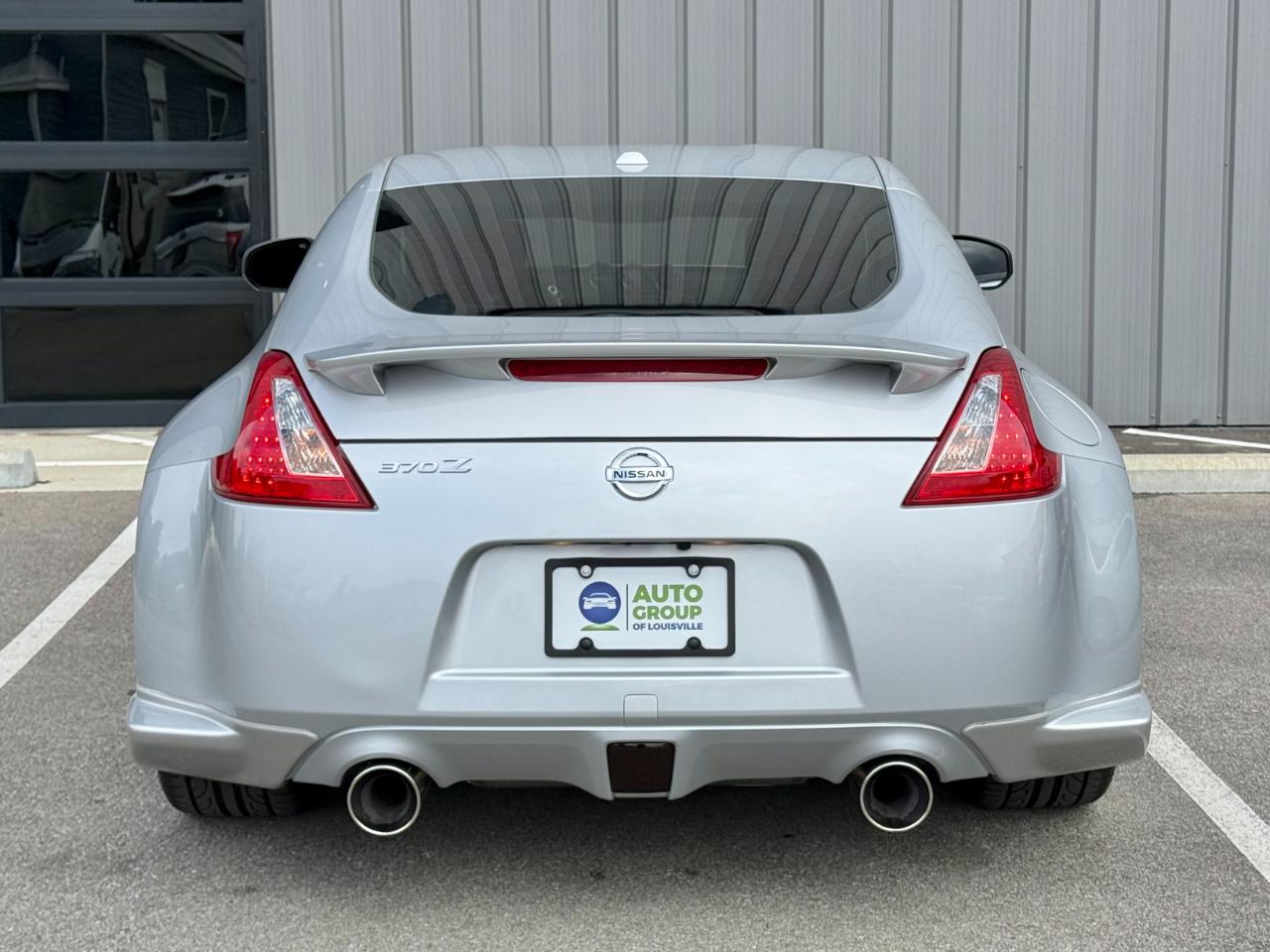 Nissan 370Z 2dr Cpe Auto Touring 2012