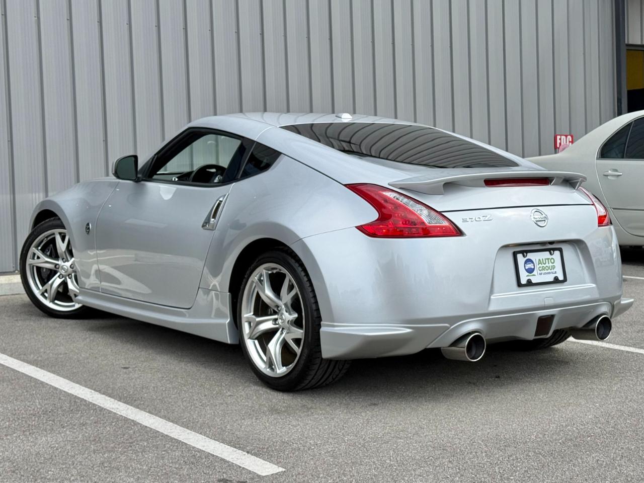 Nissan 370Z 2dr Cpe Auto Touring 2012