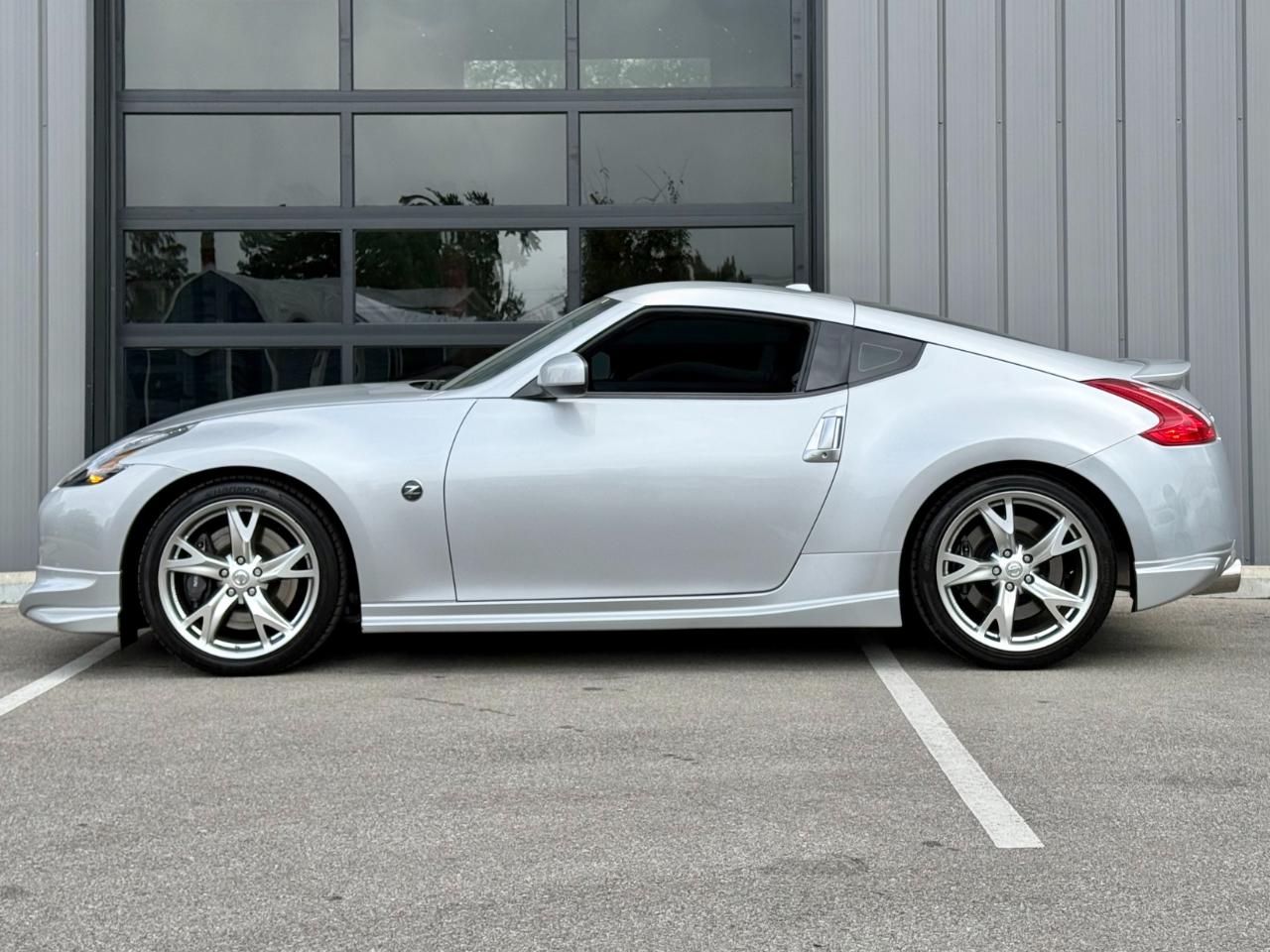Nissan 370Z 2dr Cpe Auto Touring 2012