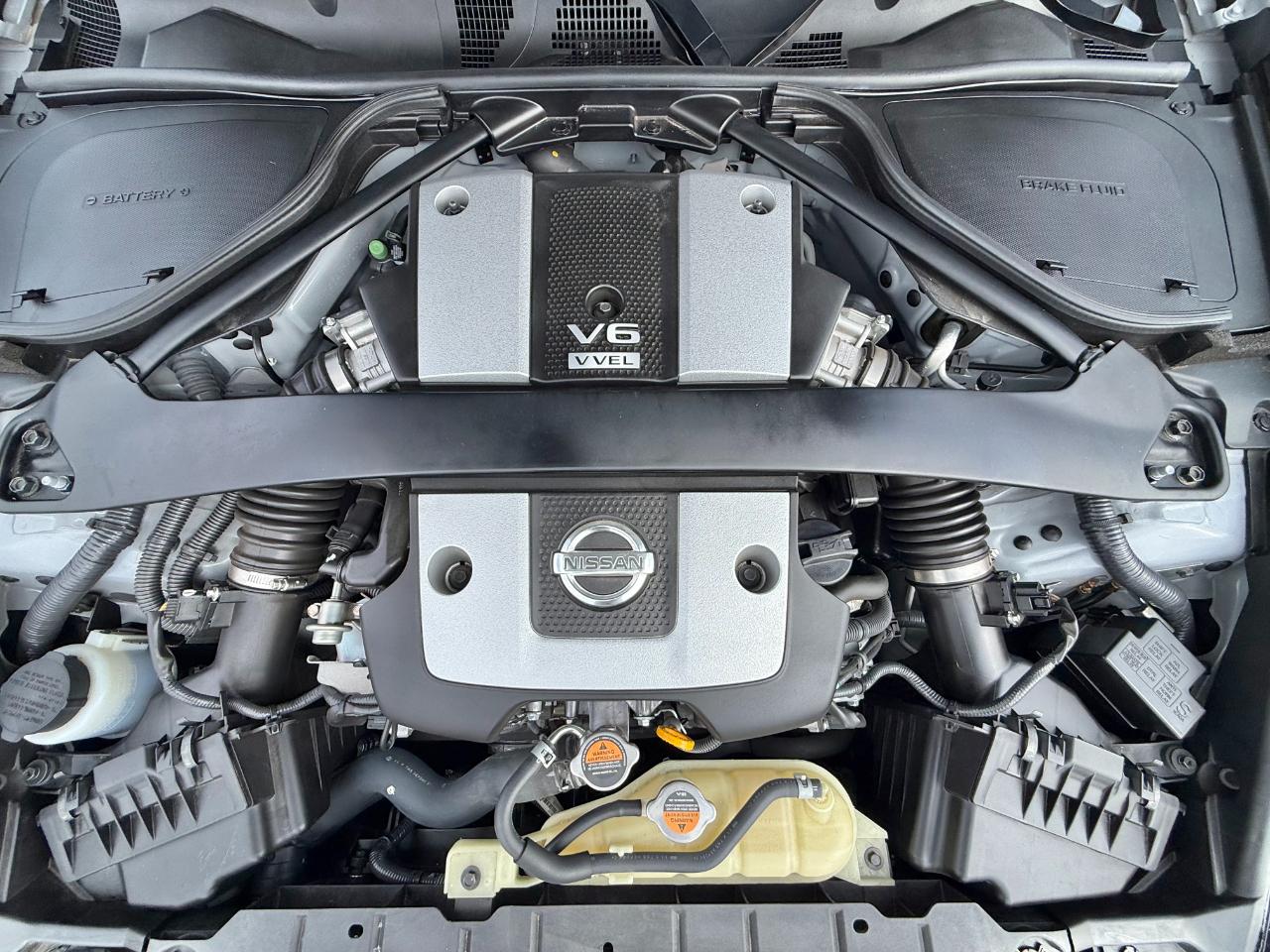 Nissan 370Z 2dr Cpe Auto Touring 2012