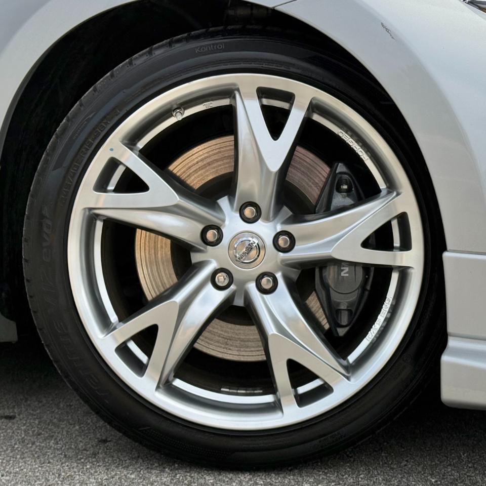 Nissan 370Z 2dr Cpe Auto Touring 2012