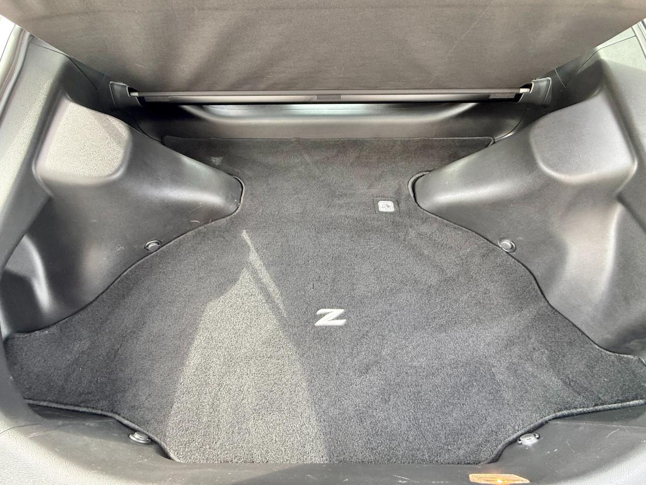 Nissan 370Z 2dr Cpe Auto Touring 2012