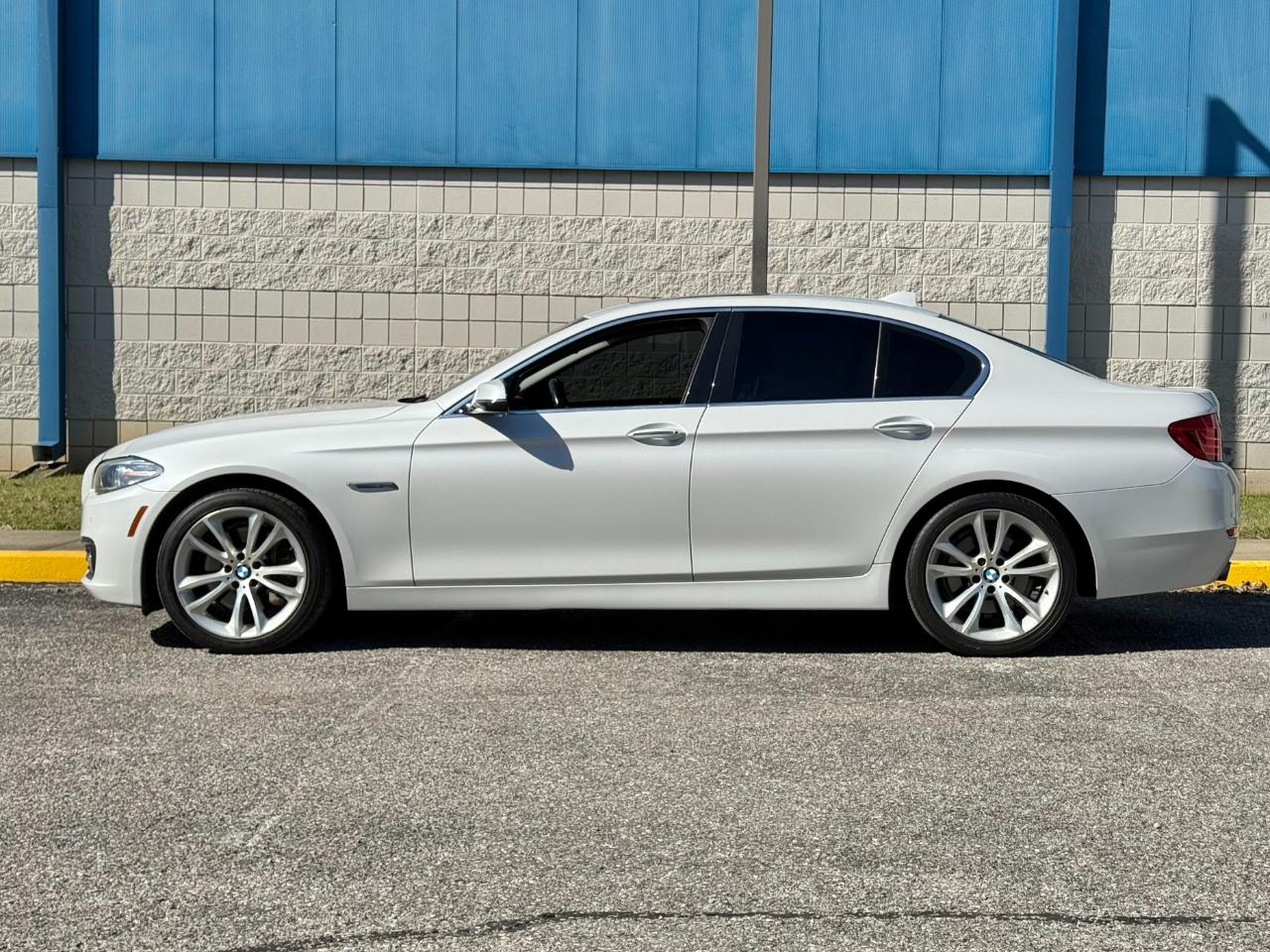 BMW 5 Series 4dr Sdn 535i RWD 2015