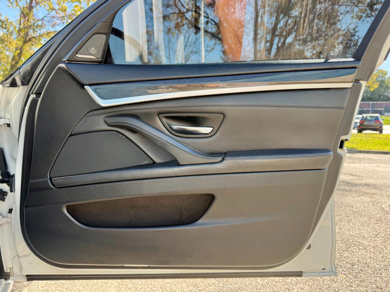 BMW 5 Series 4dr Sdn 535i RWD 2015