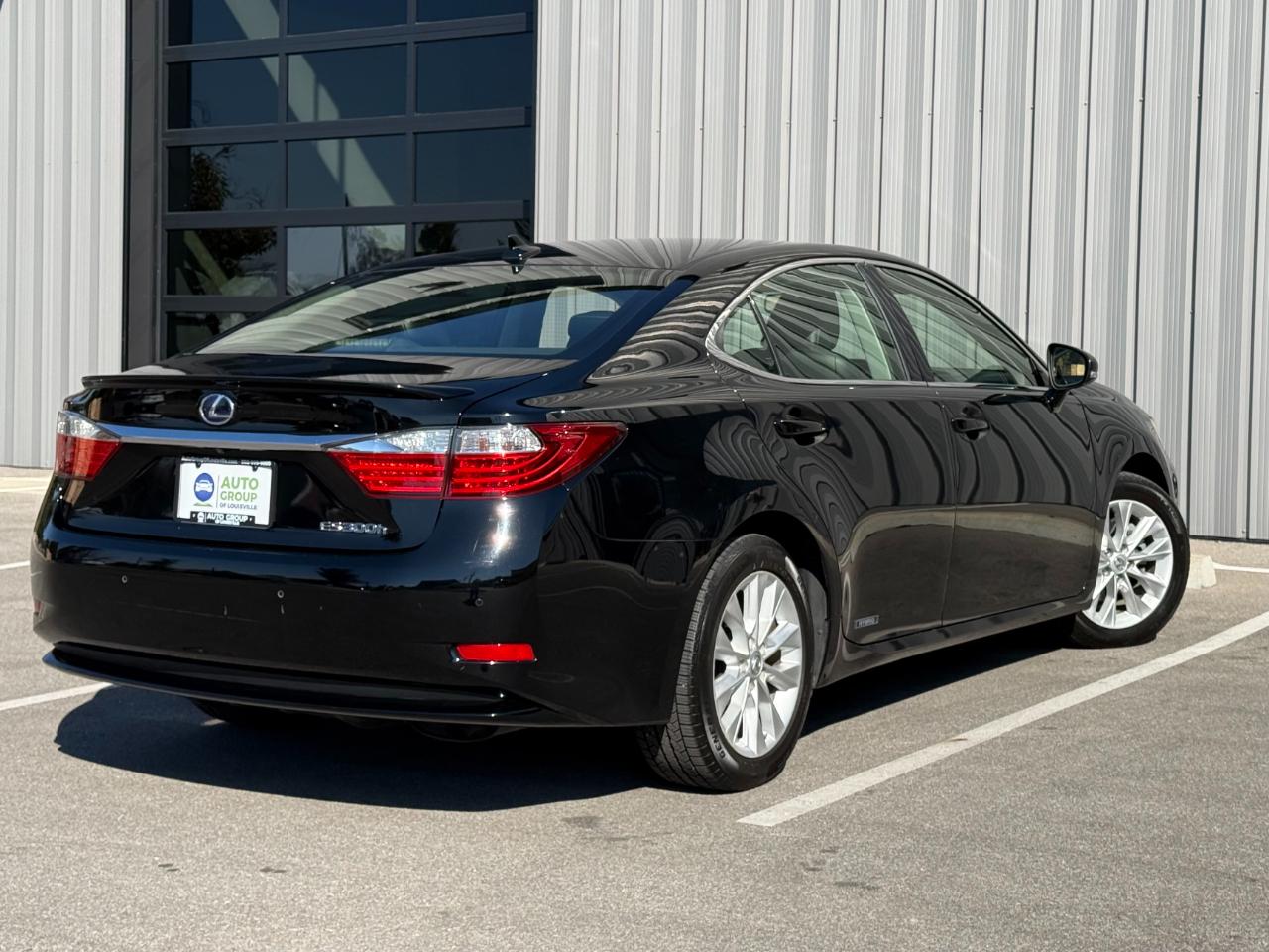 Lexus ES 300h 4dr Sdn Hybrid 2013