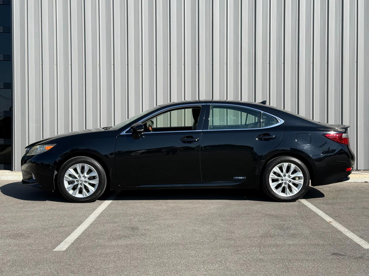 Lexus ES 300h 4dr Sdn Hybrid 2013