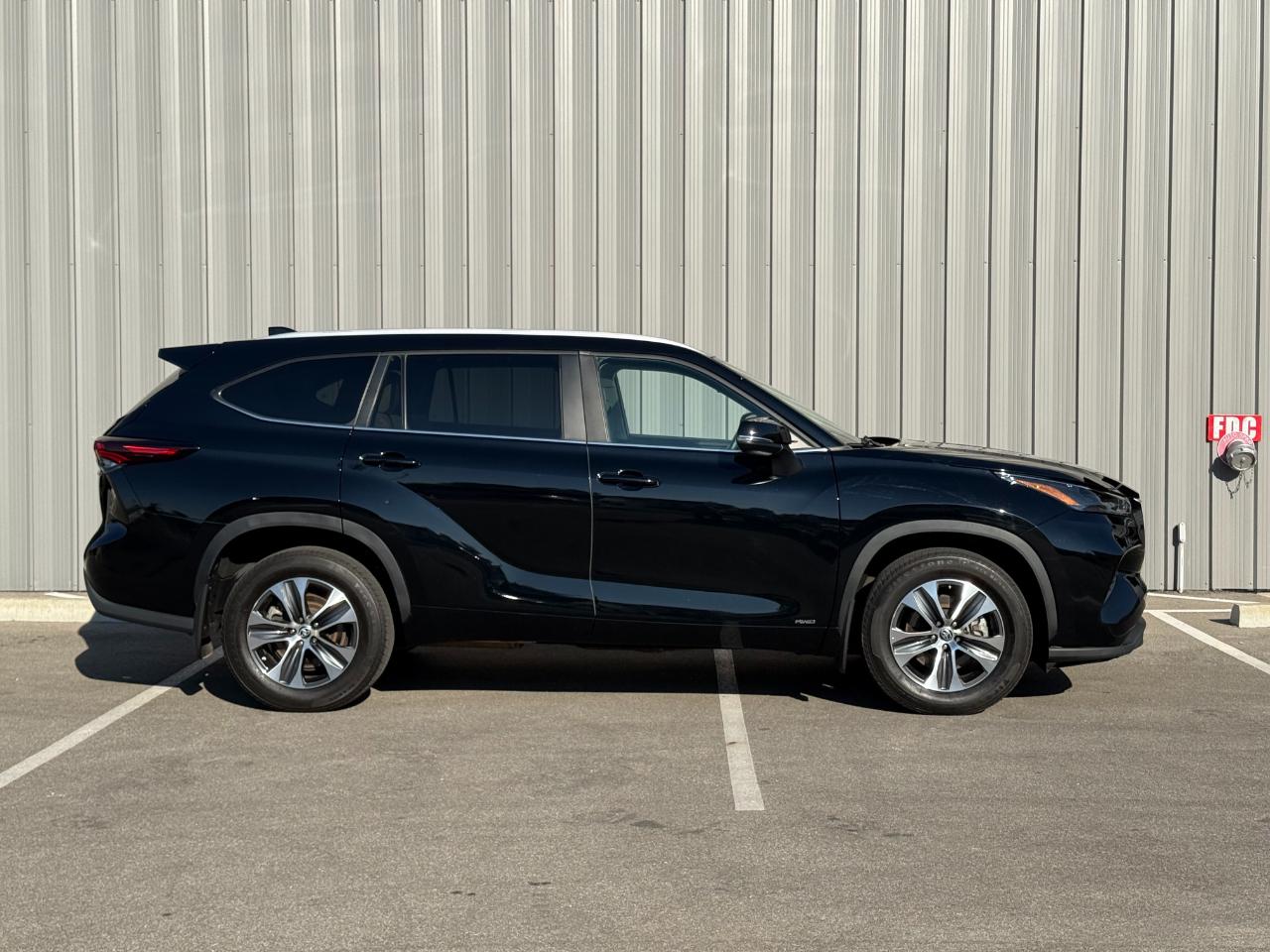 Toyota Highlander Hybrid XLE AWD (Natl) 2024