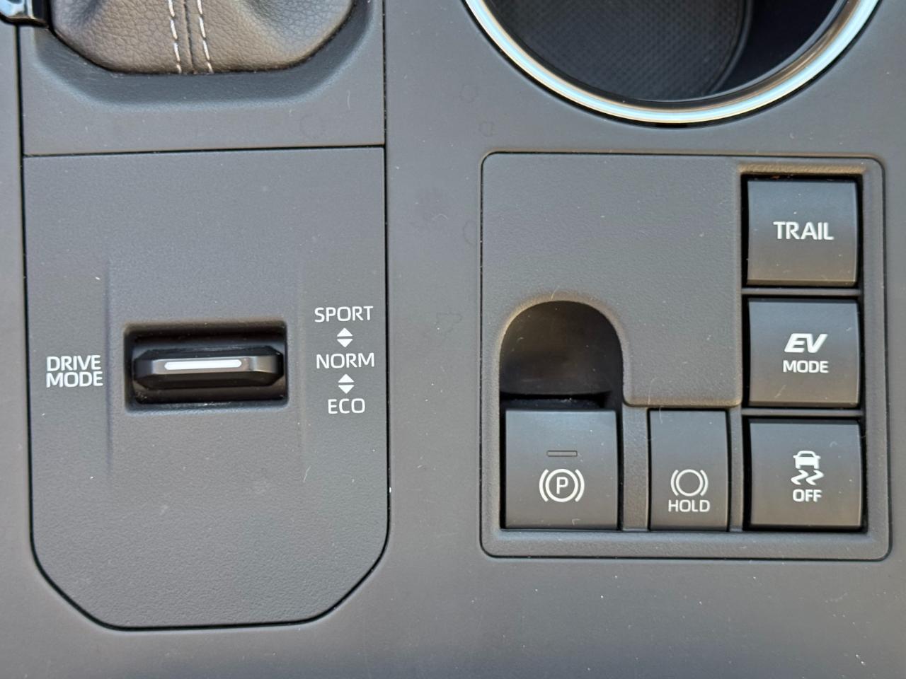 Toyota Highlander Hybrid XLE AWD (Natl) 2024