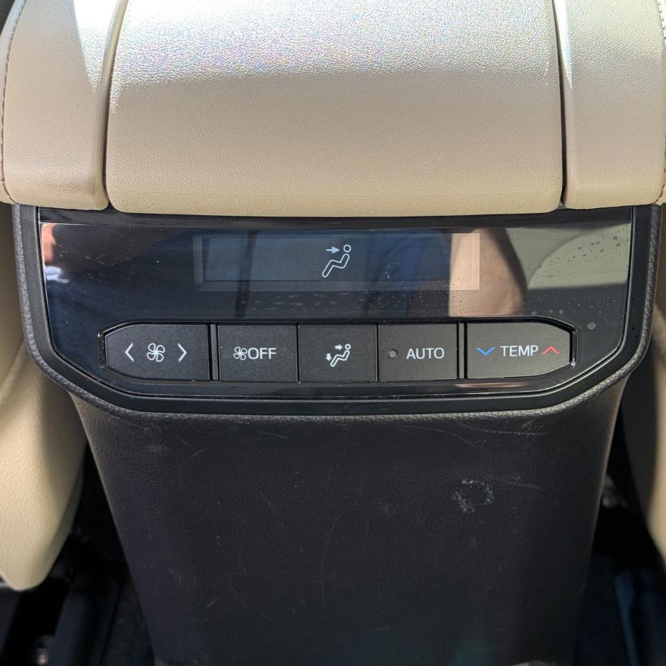 Toyota Highlander Hybrid XLE AWD (Natl) 2024