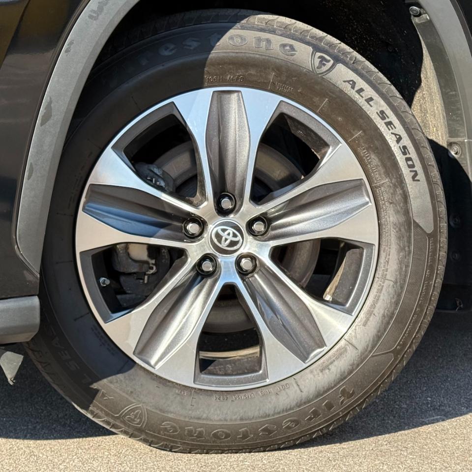 Toyota Highlander Hybrid XLE AWD (Natl) 2024