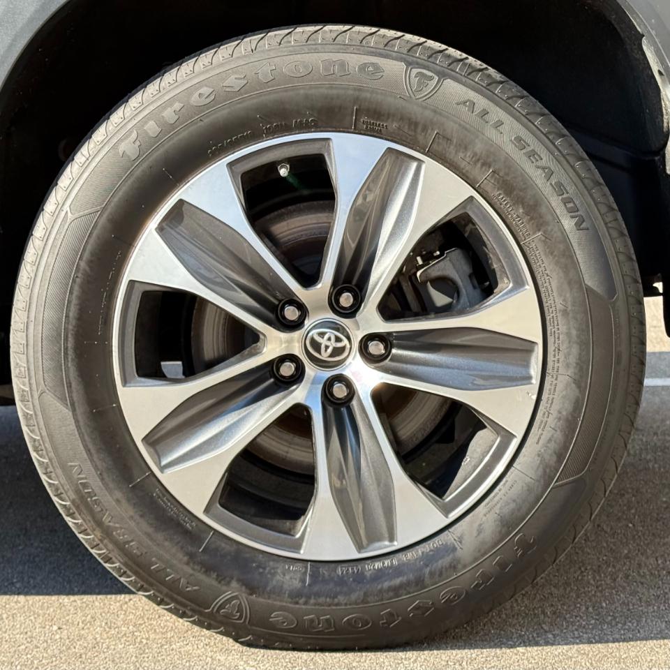 Toyota Highlander Hybrid XLE AWD (Natl) 2024