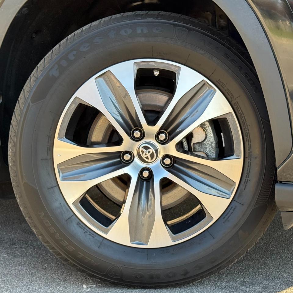 Toyota Highlander Hybrid XLE AWD (Natl) 2024
