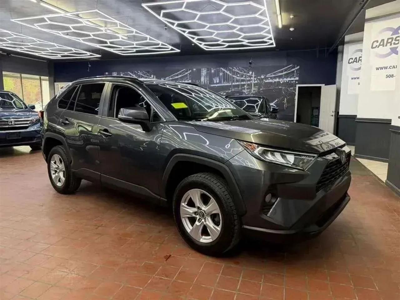 2020 Toyota RAV4 XLE AWD (Natl)