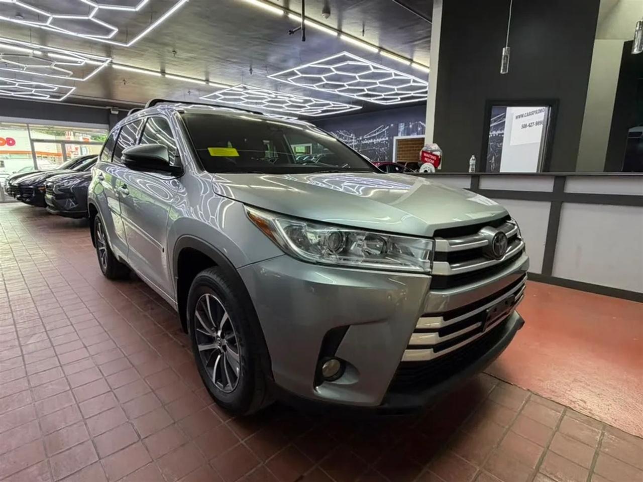 2018 Toyota Highlander SE V6 AWD (Natl)