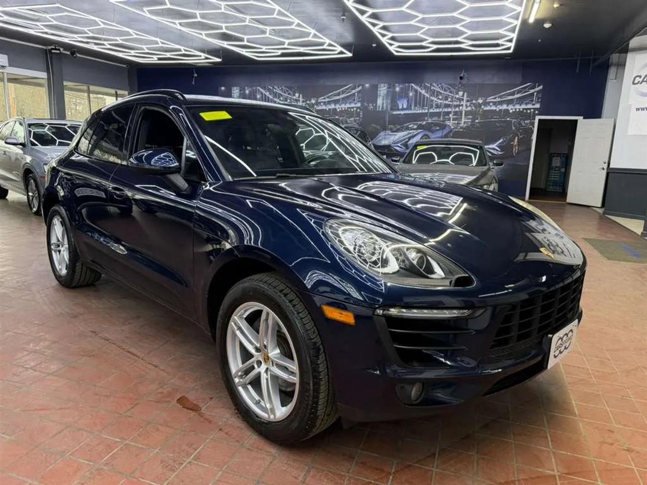 2018 Porsche Macan AWD