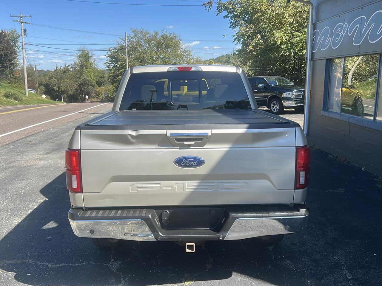 Ford F-150 4WD SuperCrew 139" Lariat 2018
