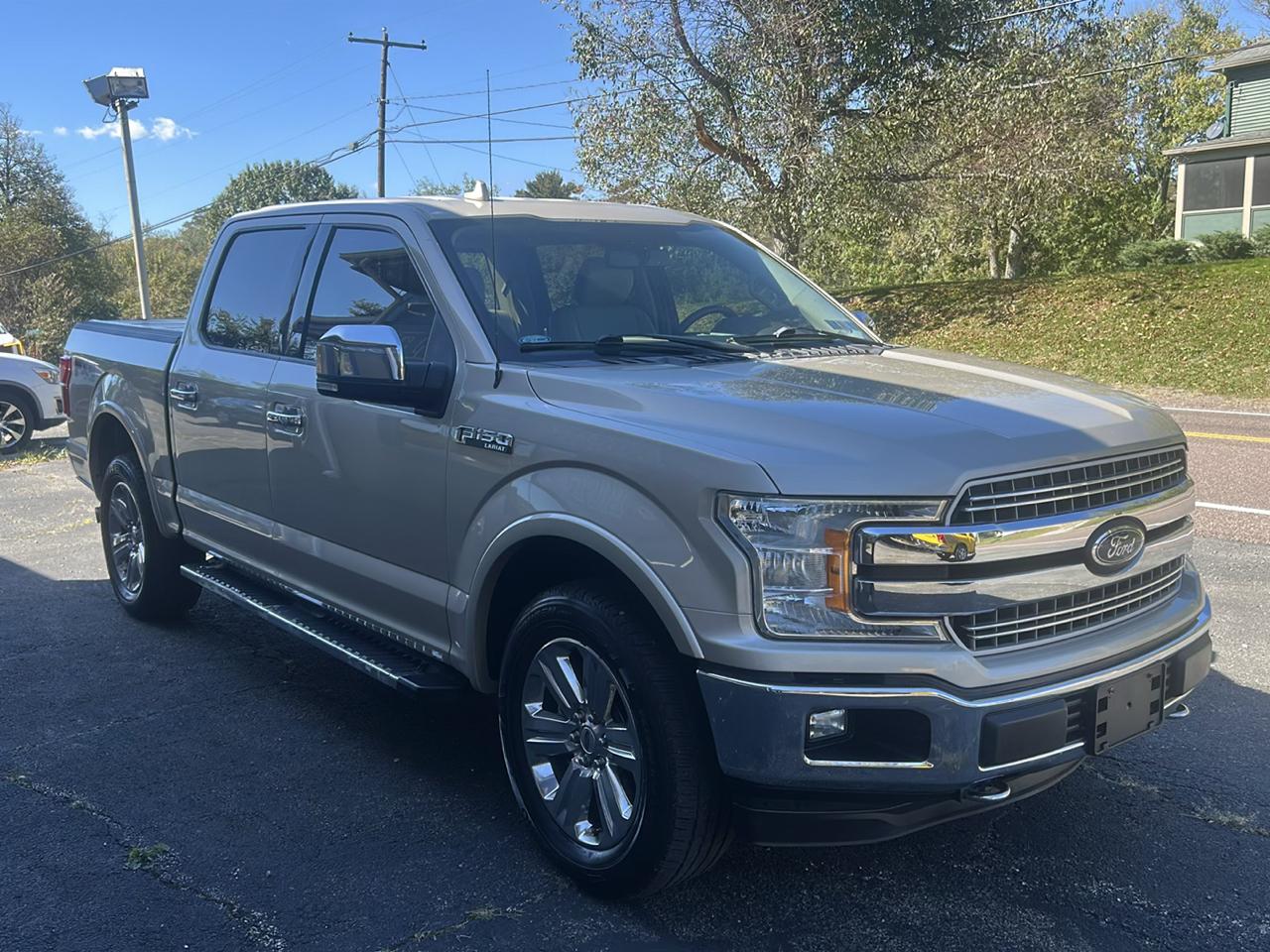 Ford F-150 4WD SuperCrew 139" Lariat 2018
