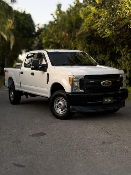 Ford F-250 SD XL Crew Cab 4WD 2017