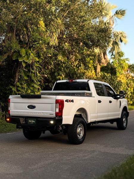 Ford F-250 SD XL Crew Cab 4WD 2017