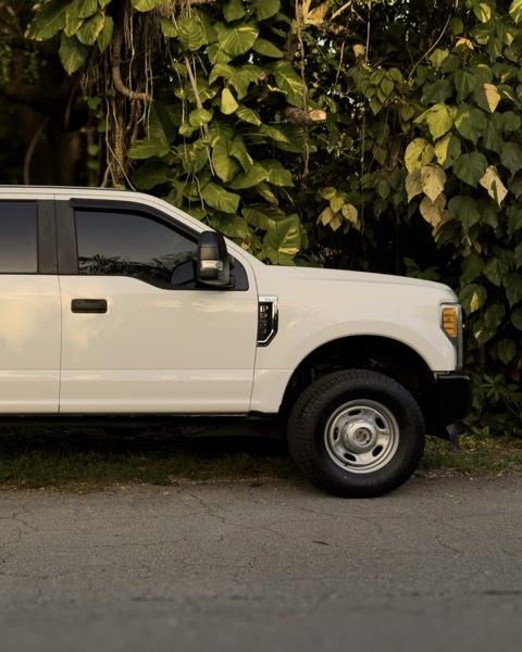 Ford F-250 SD XL Crew Cab 4WD 2017