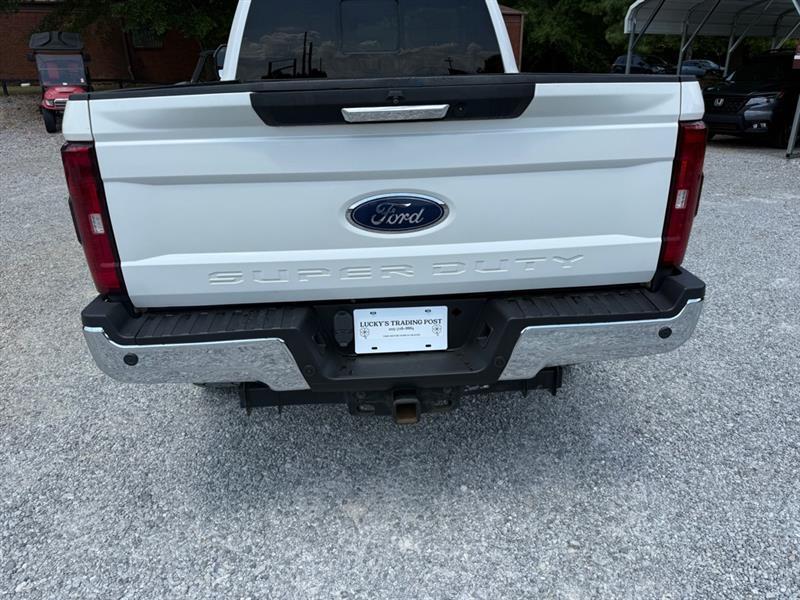 Ford F-250 SD Lariat Crew Cab 4WD 2019