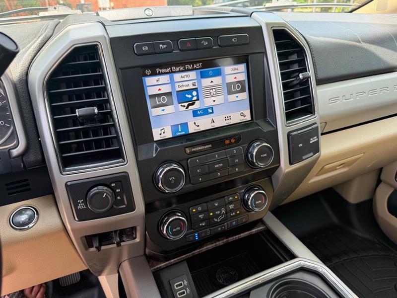 Ford F-250 SD Lariat Crew Cab 4WD 2019