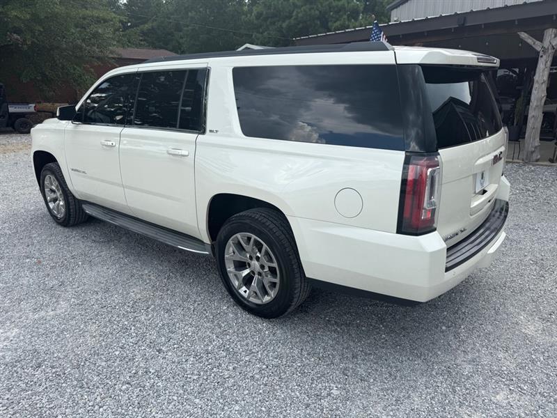 GMC Yukon XL SLT 1/2 Ton 4WD 2015
