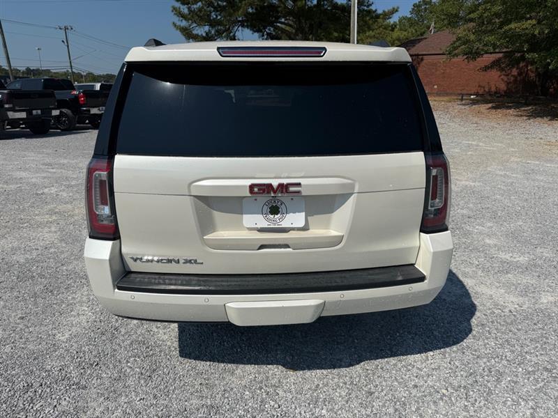 GMC Yukon XL SLT 1/2 Ton 4WD 2015