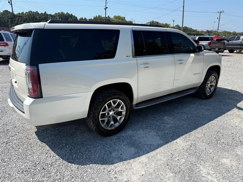 GMC Yukon XL SLT 1/2 Ton 4WD 2015