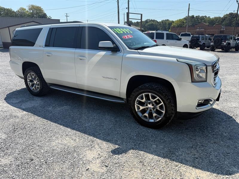 GMC Yukon XL SLT 1/2 Ton 4WD 2015