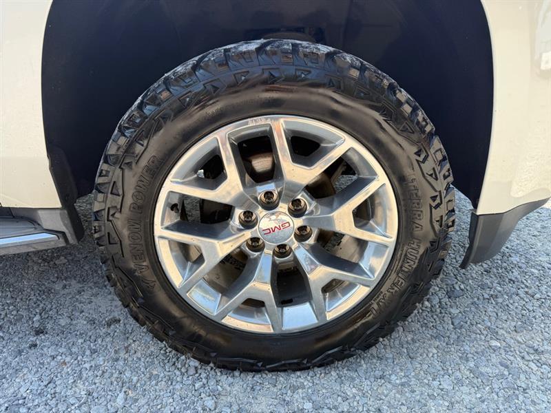 GMC Yukon XL SLT 1/2 Ton 4WD 2015