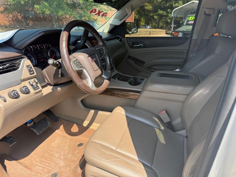 GMC Yukon XL SLT 1/2 Ton 4WD 2015
