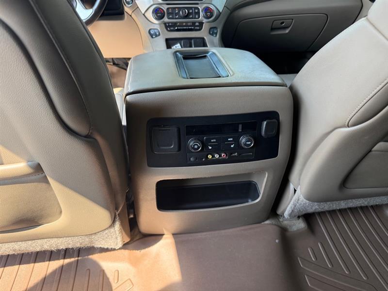 GMC Yukon XL SLT 1/2 Ton 4WD 2015