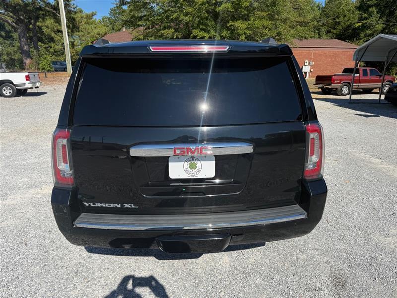GMC Yukon XL Denali 4WD 2020