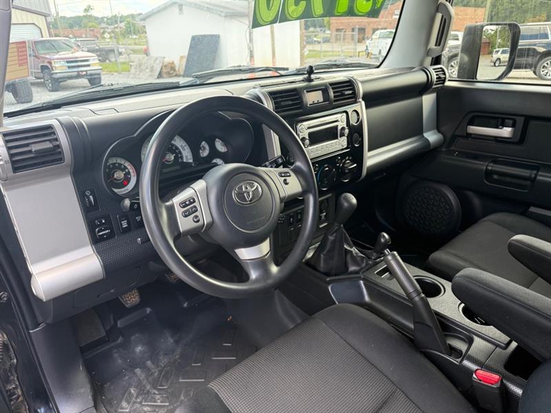 Toyota FJ Cruiser 4WD AT 2014