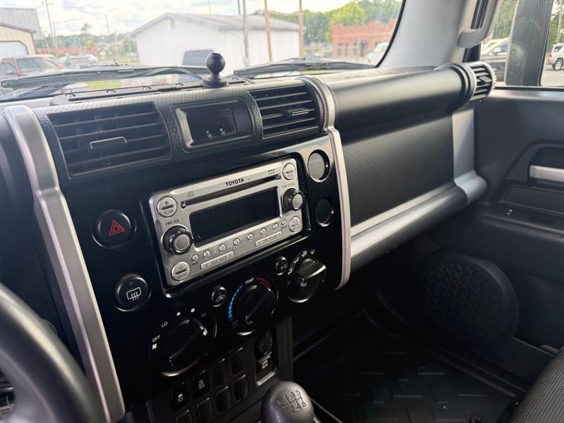 Toyota FJ Cruiser 4WD AT 2014