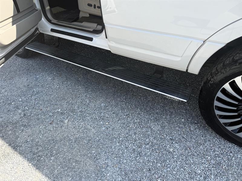 Lincoln Navigator 4WD 2015