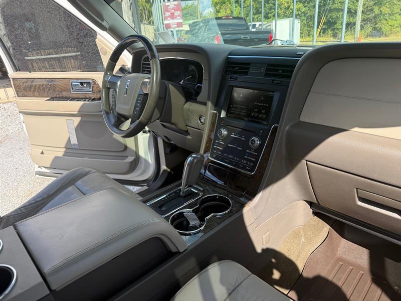 Lincoln Navigator 4WD 2015