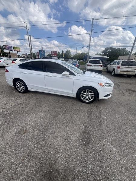 Ford Fusion SE 2016