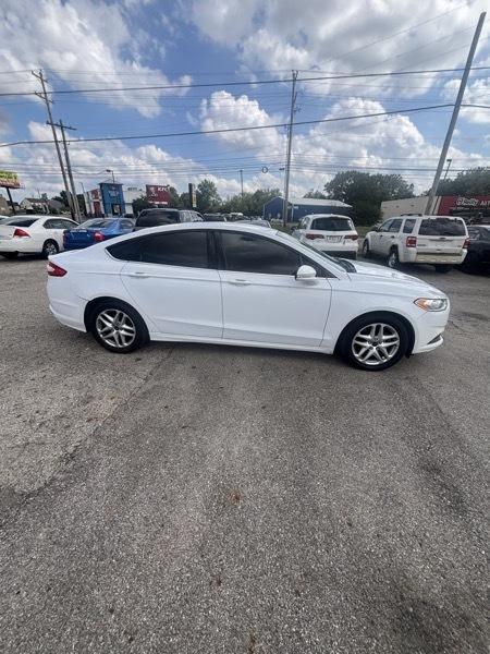 Ford Fusion SE 2016