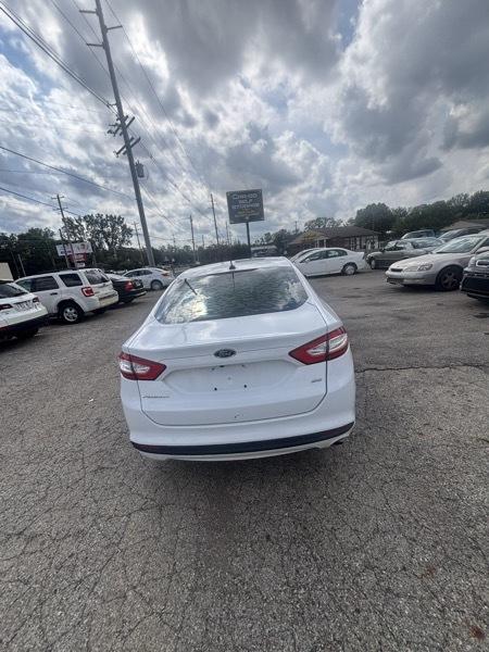 Ford Fusion SE 2016