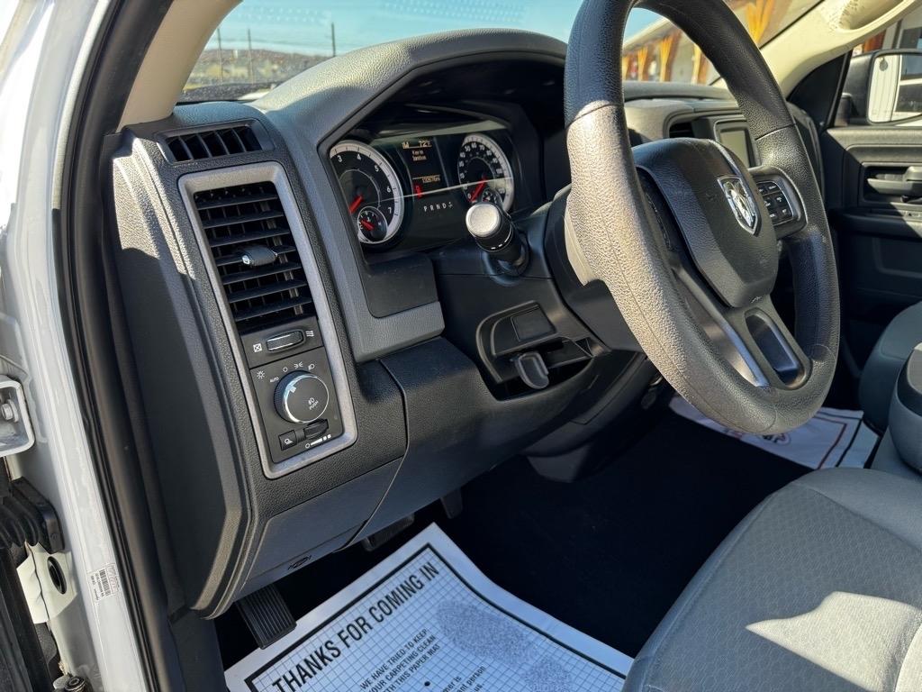 RAM 1500 Tradesman Quad Cab 4WD 2017